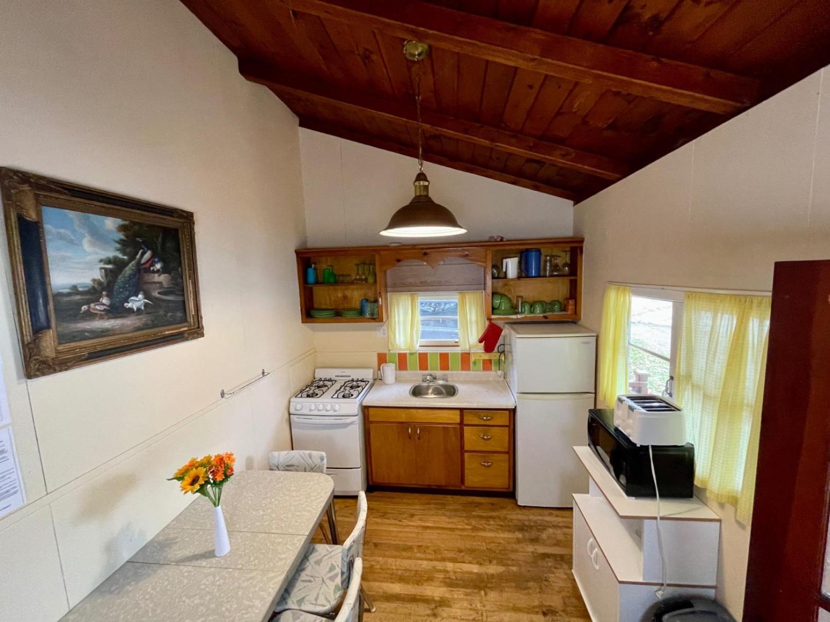 Ambleside Cottage Resort Bobcaygeon Eksteriør billede