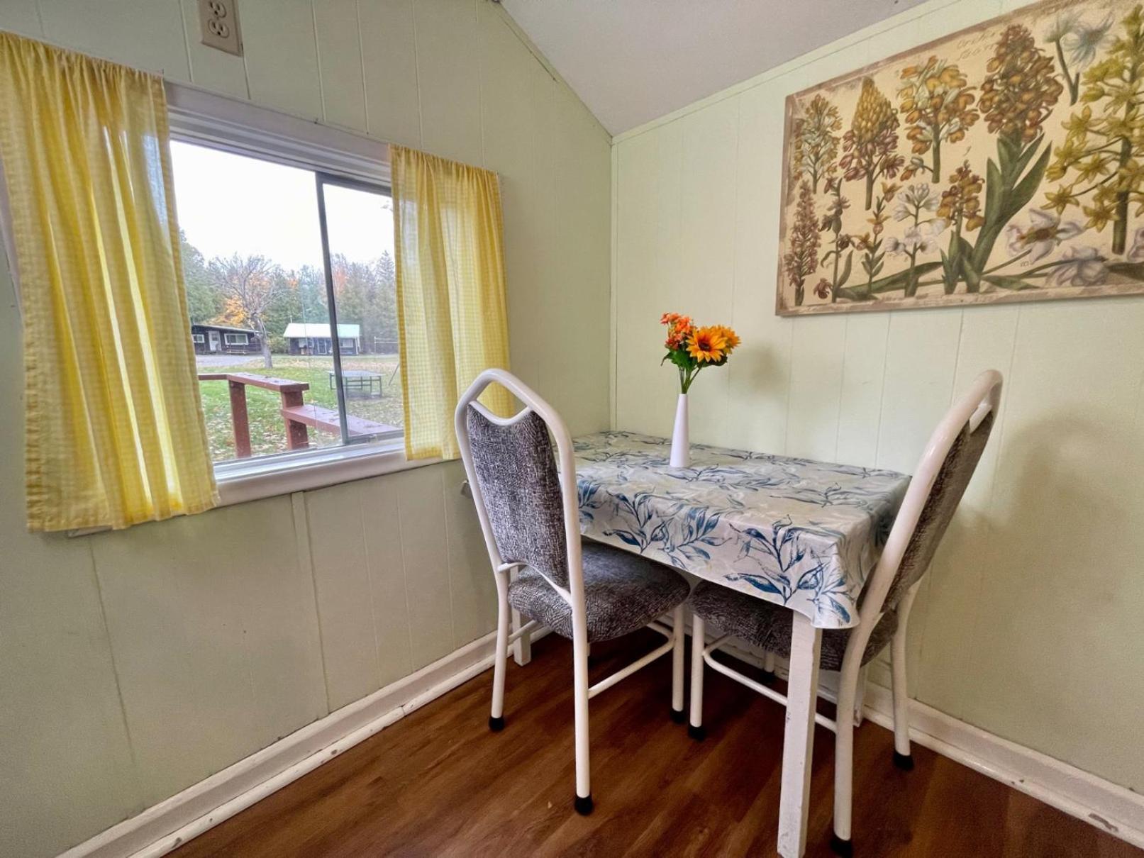 Ambleside Cottage Resort Bobcaygeon Eksteriør billede