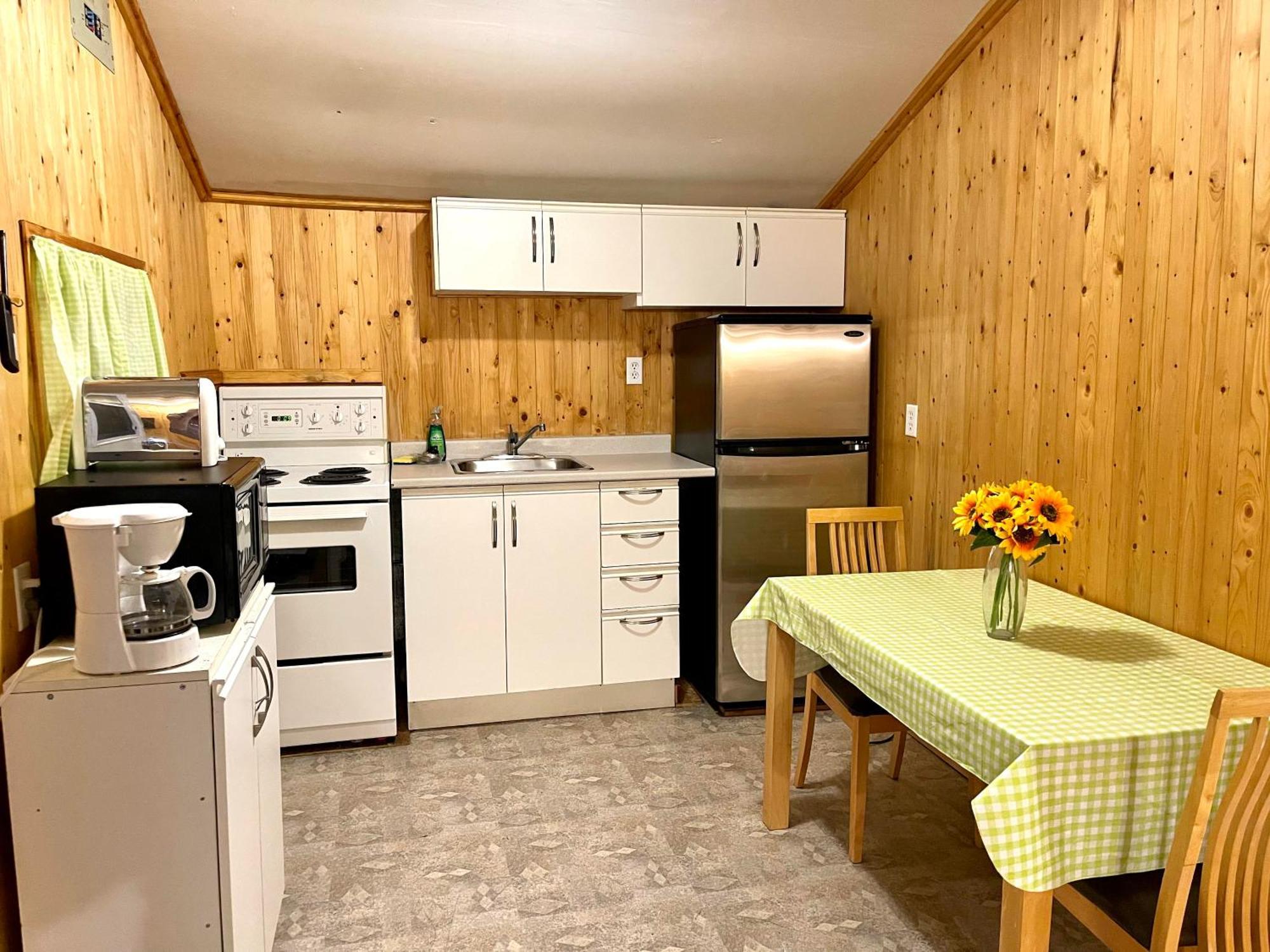 Ambleside Cottage Resort Bobcaygeon Eksteriør billede