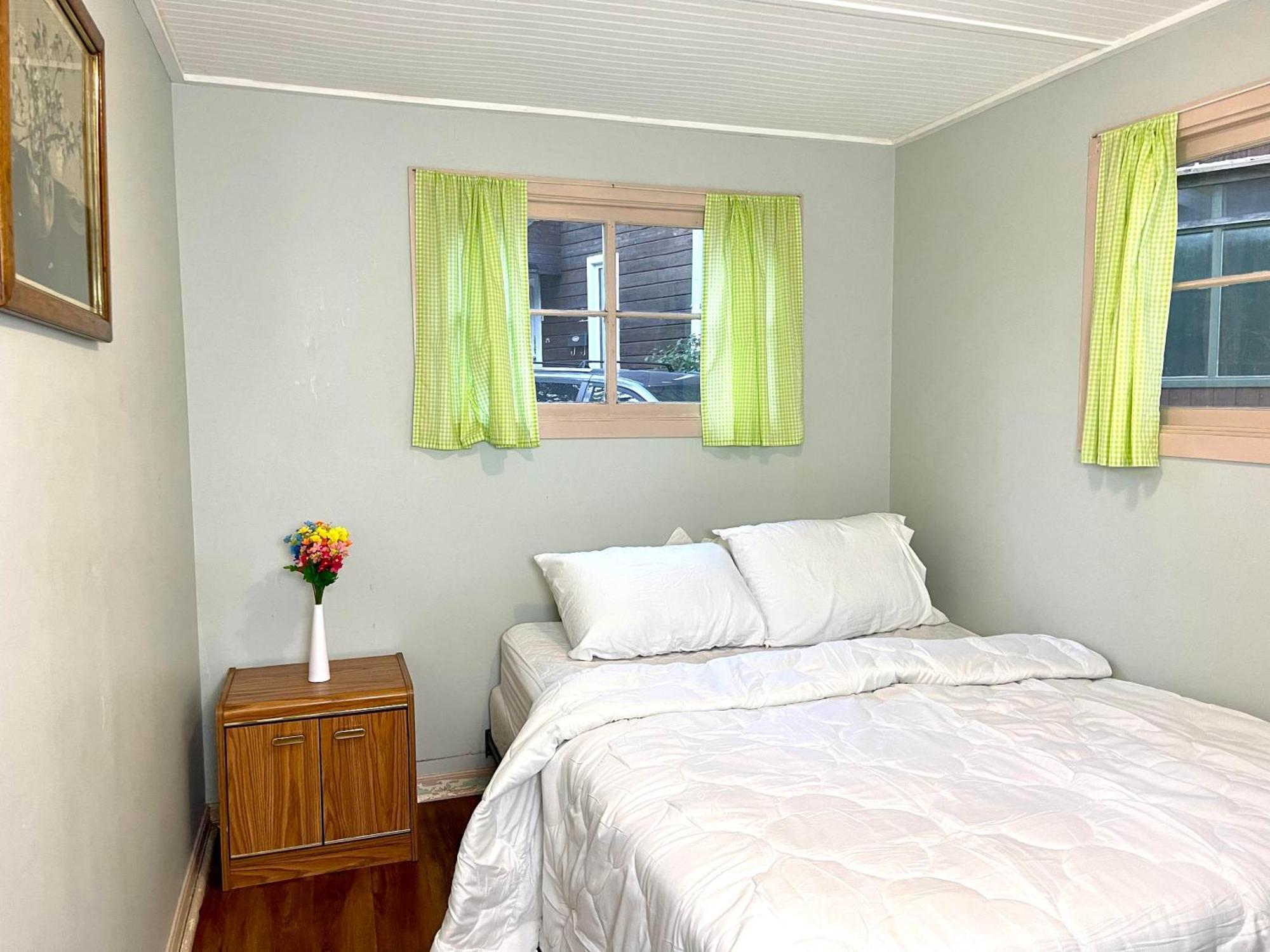 Ambleside Cottage Resort Bobcaygeon Eksteriør billede