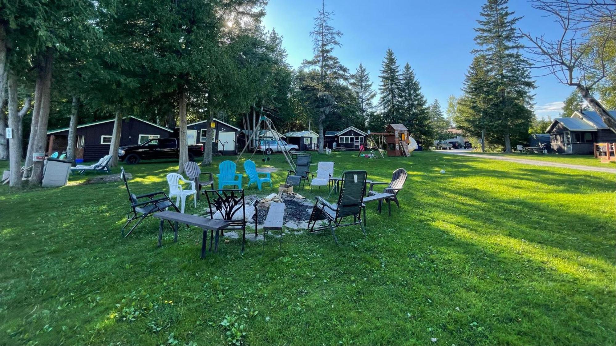 Ambleside Cottage Resort Bobcaygeon Eksteriør billede